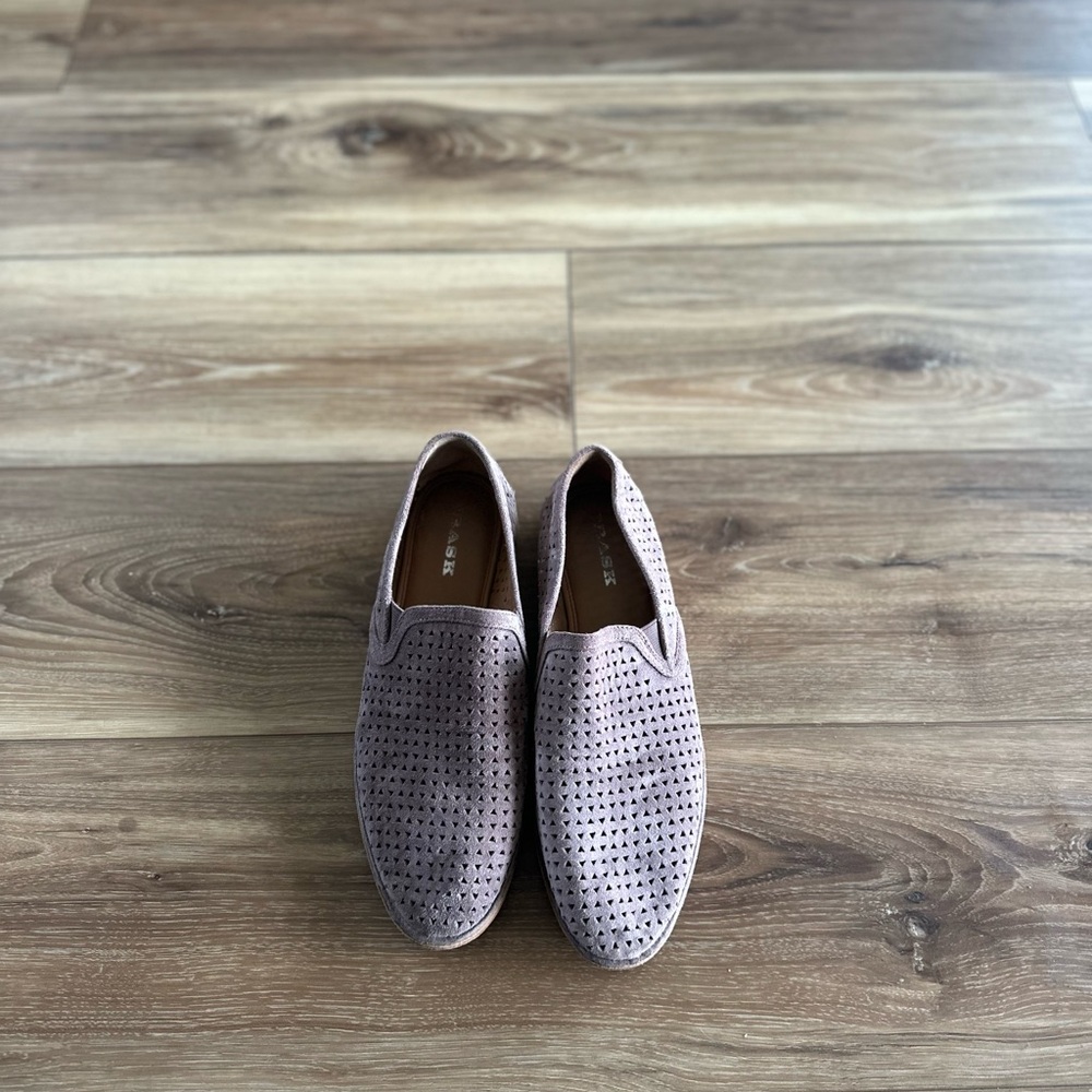 Trask womens Ali perforated leather suede slip on loafer flats size 9M